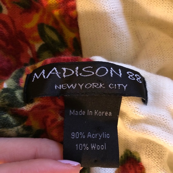 Infinity scarf 🧣 - Picture 3 of 4